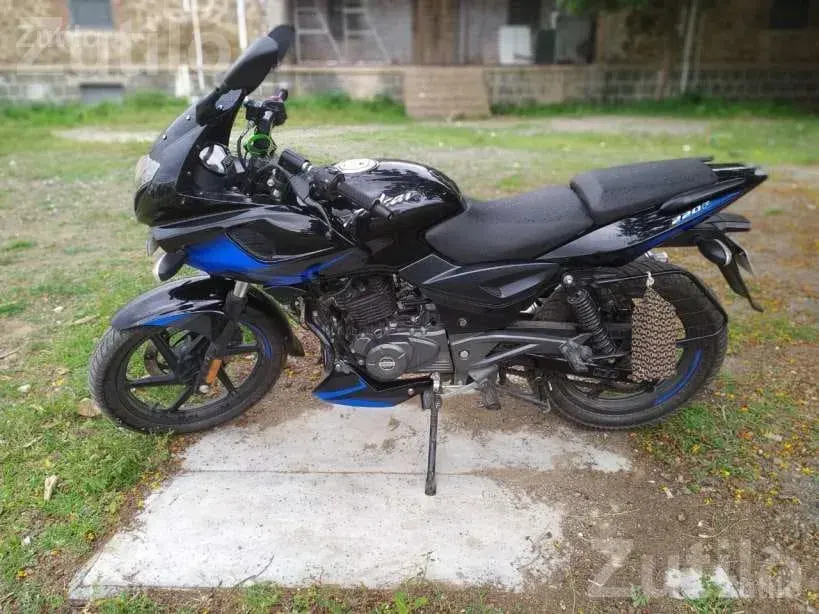 Bajaj Pulsar 220F 2020, 49,000 km - Bikes - Chhota Udepur - Image 2