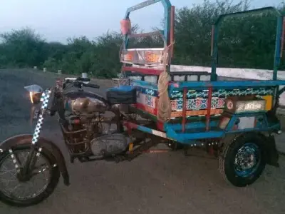 3 Wheeler Rickshaw 2004 Model