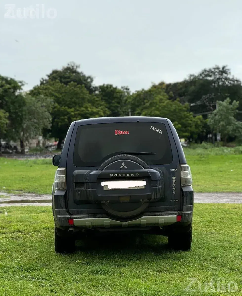 2007 Mitsubishi Montero 8 Seater SUV - કાર - જામનગર શહેર - Image 3