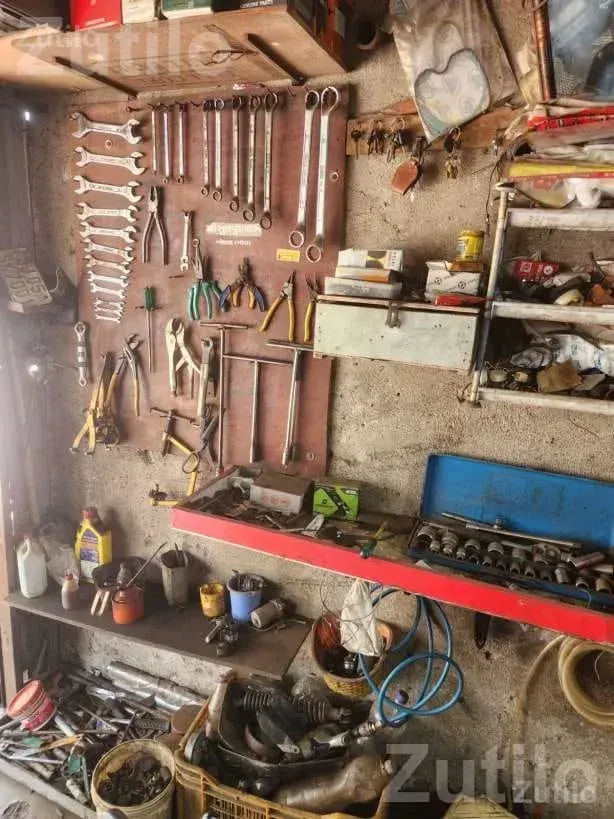 Auto Garage Shop for Sale with Running Setup - દુકાનો - સુરત શહેર - Image 4