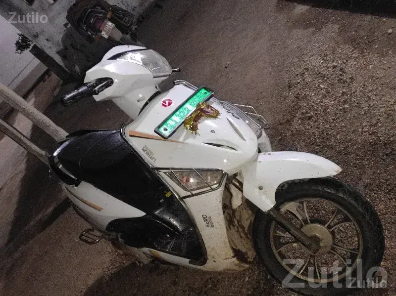 White Electric Scooter for Sale - Bikes - Kodinar - Image 2
