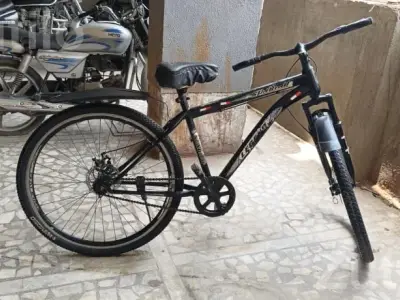 Adult Bicycle with Front and Rear Disc Brakes