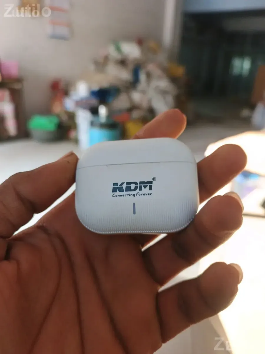 KDM LeoPods Wireless V5.4 Earbuds - ઇલેક્ટ્રોનિક ઍક્સેસરીઝ - રાજકોટ શહેર - Image 3