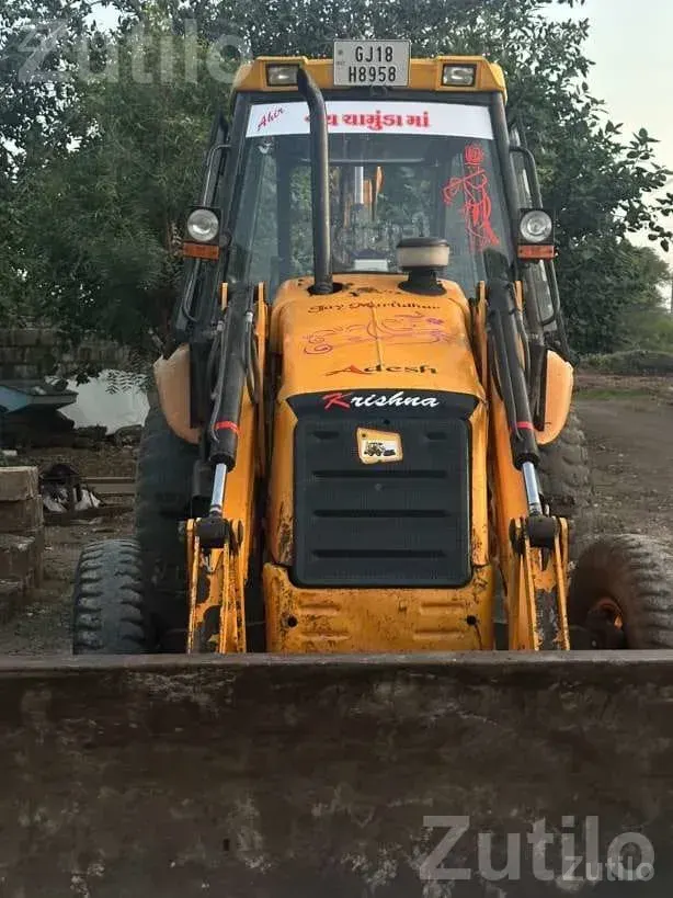 JCB Backhoe Loader 2009 Single Owner - Construction Vehicles - Khambhalia - Image 3