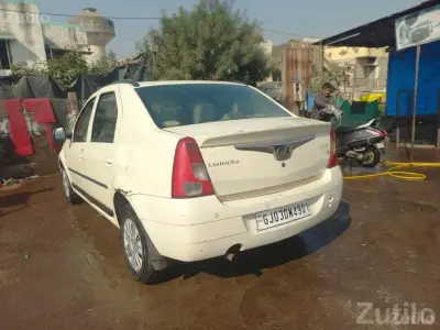 2011 Mahindra Verito White Sedan 2011 Mahindra Verito White Sedan