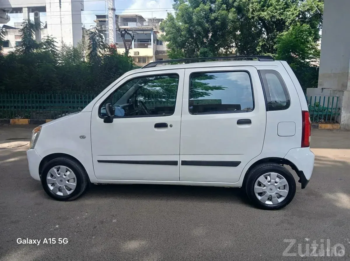 Maruti WagonR LXi CNG – White Family Car - Cars - Ahmedabad City - Image 4