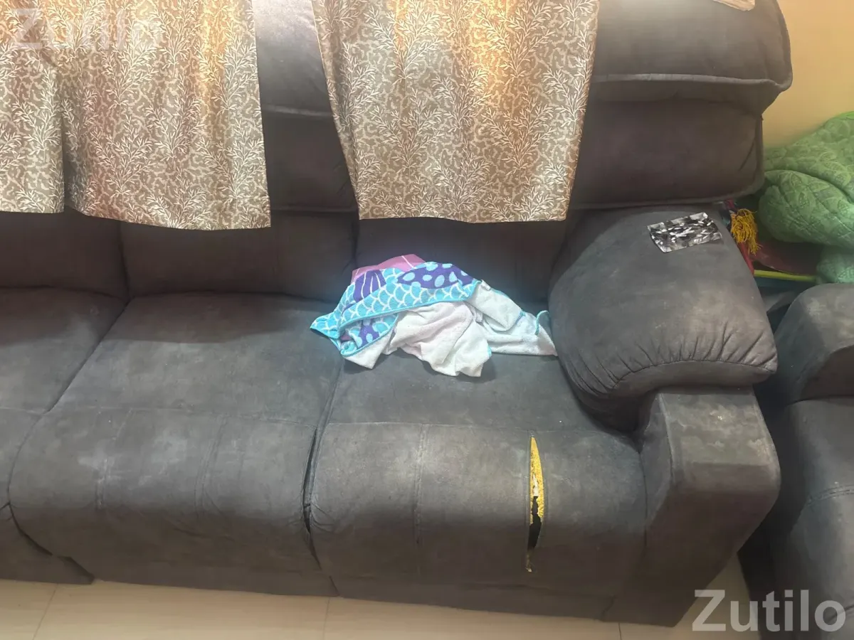 6 seater sofa with coffee table without glass and 1 stitch defect With 2 cup holder - સોફા સેટ અને કાઉચ - વડોદરા શહેર - Image 2