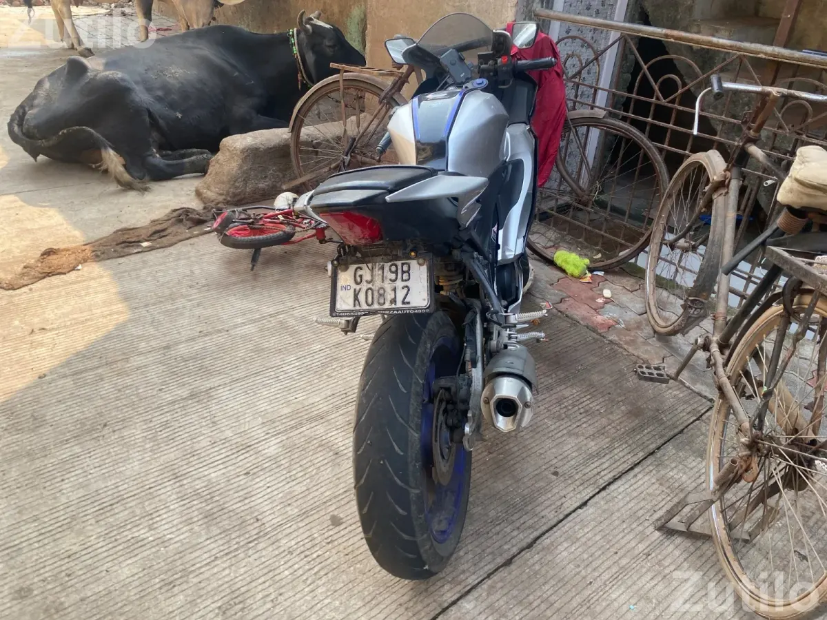 R15 M - બાઇક્સ - સુરત શહેર - Image 2