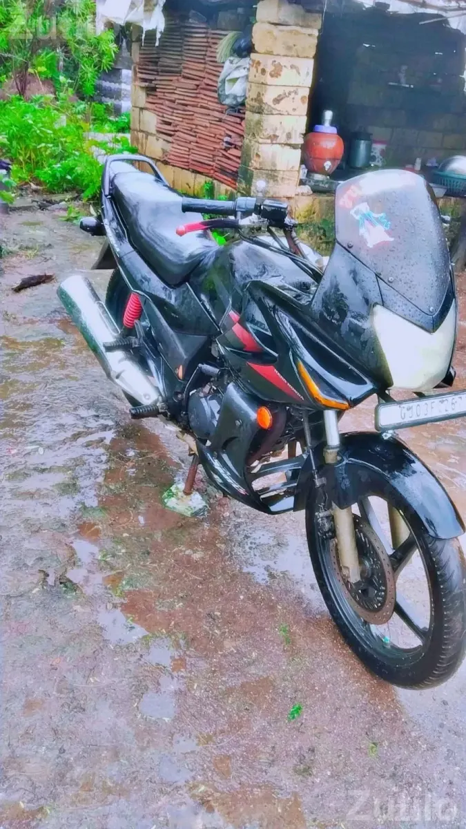Hero Karizma 2013 Bike with Two New Tyres - Bikes - Vanthali - Image 4