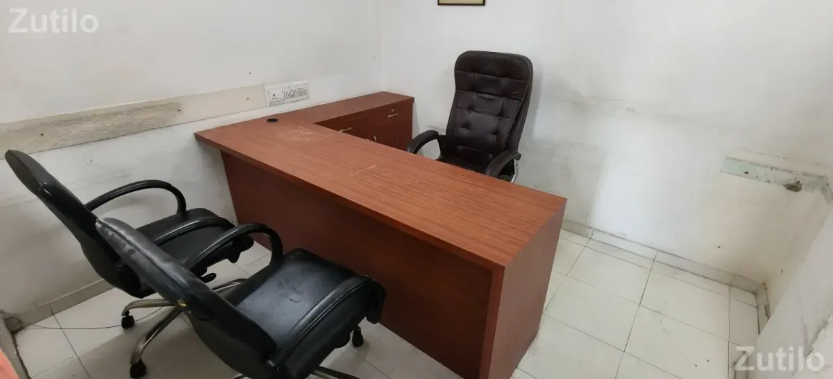 Office Table and Chairs - Desks, Office & Commercial Furniture - Ahmedabad City - Image 4