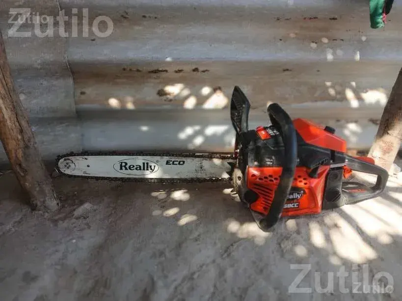 58cc Chainsaw Wood Cutting Machine 18 Inch - ટૂલ્સ અને હાર્ડવેર - વાંકાનેર - Image 4