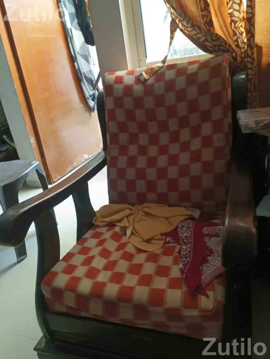 Wooden sofa set 3+2 - Sofa Sets - Vadodara City - Image 3