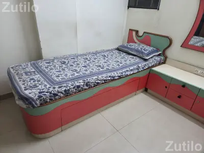 Bed Set with Mattress and Side Table Bed Set with Mattress and Side Table