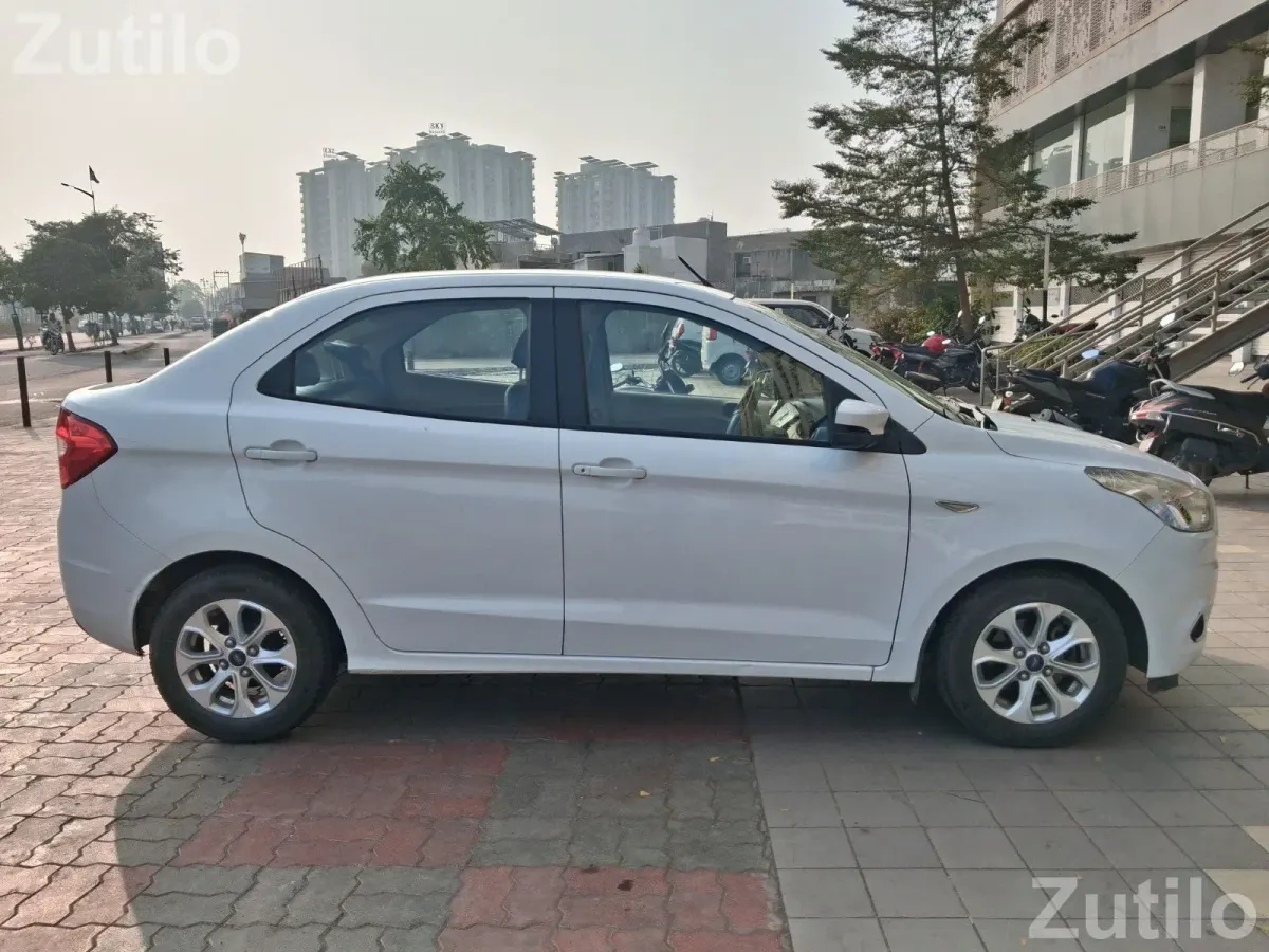 Ford Figo Petrol Car 106000 KM Driven - Cars - Rajkot City - Image 3