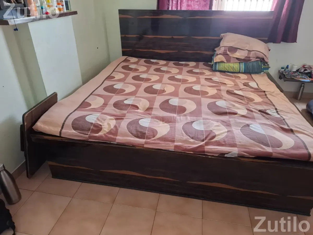 Wooden 6*6 Bed - Beds & Mattresses - Ahmedabad City - Image 3