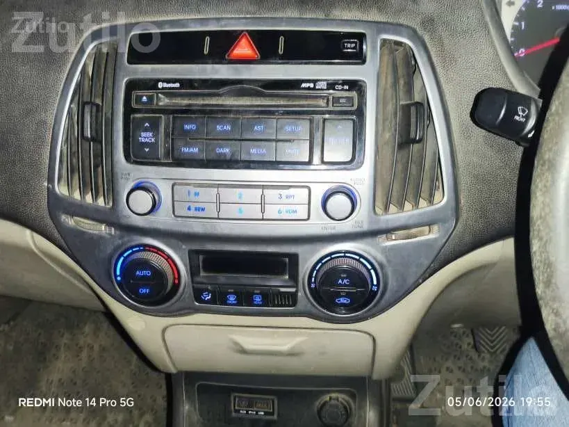 2014 Hyundai i20 Sportz Diesel Hatchback - Cars - Mehsana City - Image 4