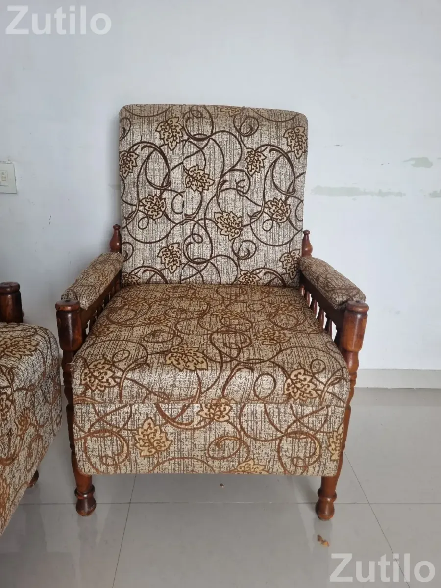 Good condition wooden sofa - સોફા સેટ - સાણંદ - Image 2