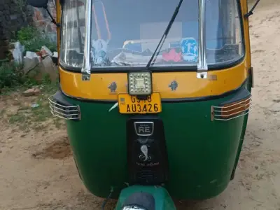 2011 CNG Auto Rickshaw with Rebuilt Engine 2011 CNG Auto Rickshaw with Rebuilt Engine
