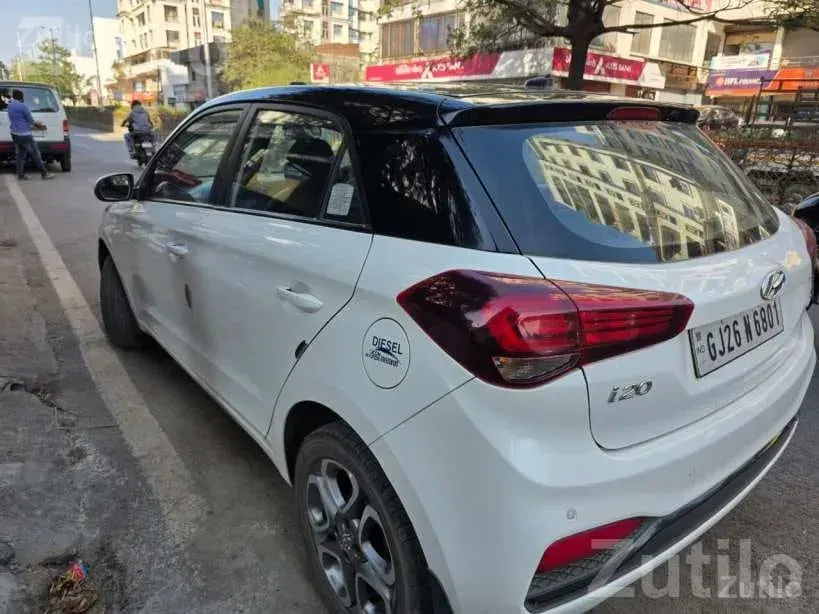 Hyundai i20 Asta Dual Tone CRDi 2018 - Cars - Songadh - Image 4
