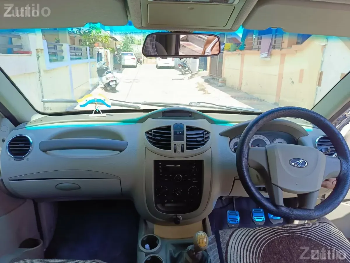 Mahindra Quanto 2013 Diesel Good Condition - Cars - Dahod City - Image 2