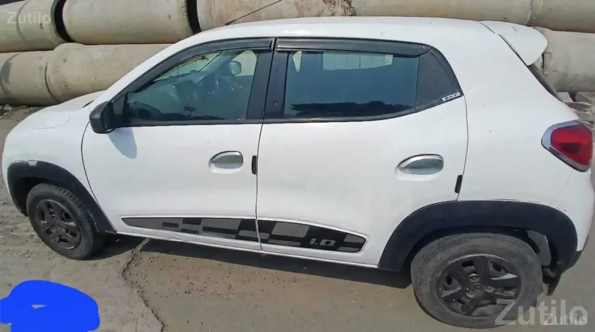 Renault Kwid with Clean Black Interior - કાર - અમદાવાદ શહેર - Image 2