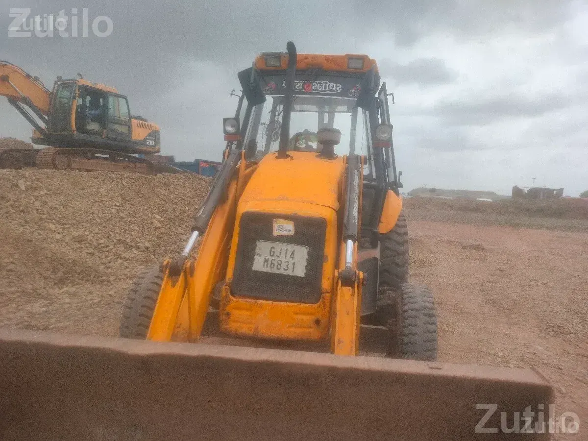 JCB Backhoe Loader 2012 Model - Construction Vehicles - Lalpur - Image 3