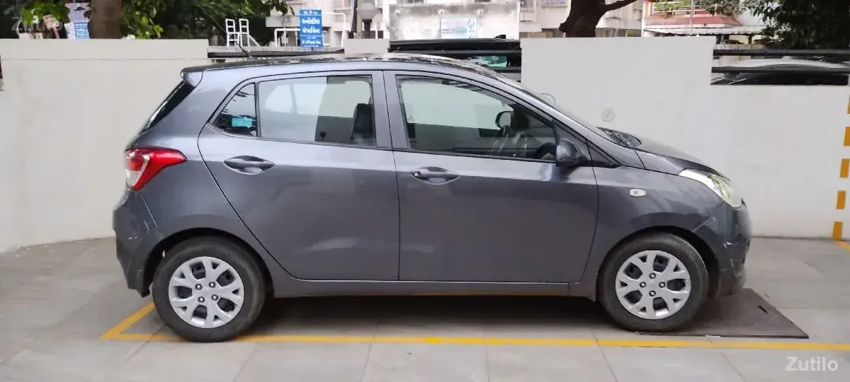 hyundai grand i10 Automatic CNG - Cars - Rajkot City - Image 3