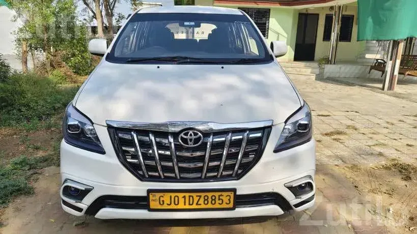 2016 Toyota Innova Diesel 1 Lakh km - Cars - Anand City - Image 2