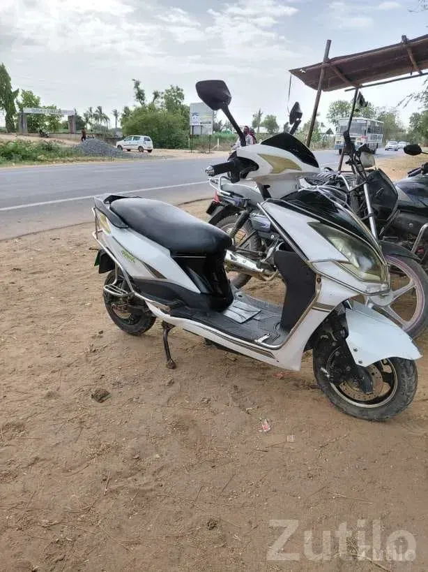 Joy Electric Scooter with Lithium Battery - Bikes - Patan City - Image 2