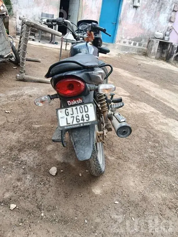 2022 Petrol Bike with Valid PUC - Bikes - Lalpur - Image 4