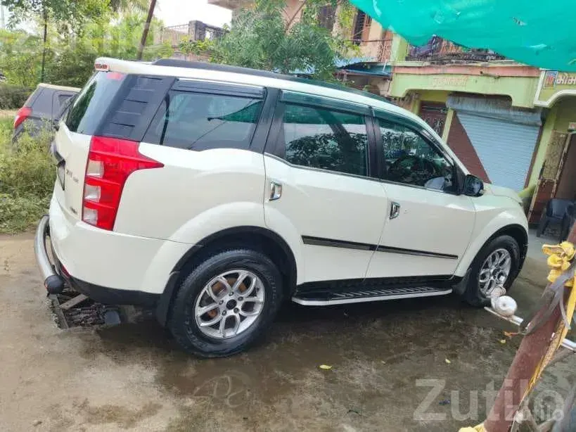 Mahindra XUV500 W10 2017 Diesel SUV - કાર - સિંગવડ - Image 4