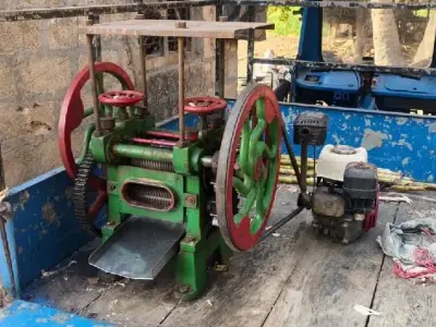 Sugarcane Juice Machine with Engine Setup Sugarcane Juice Machine with Engine Setup