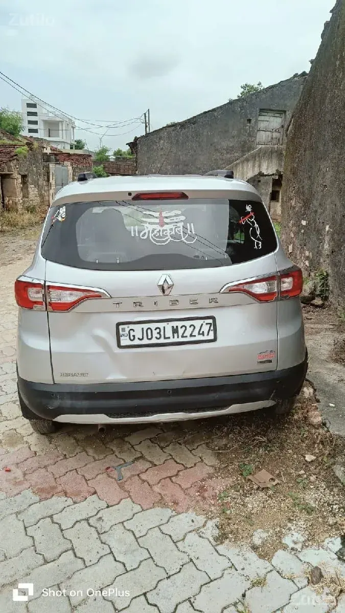 Roger Tiburon Renault 7 Seater - કાર - સોમનાથ - Image 1