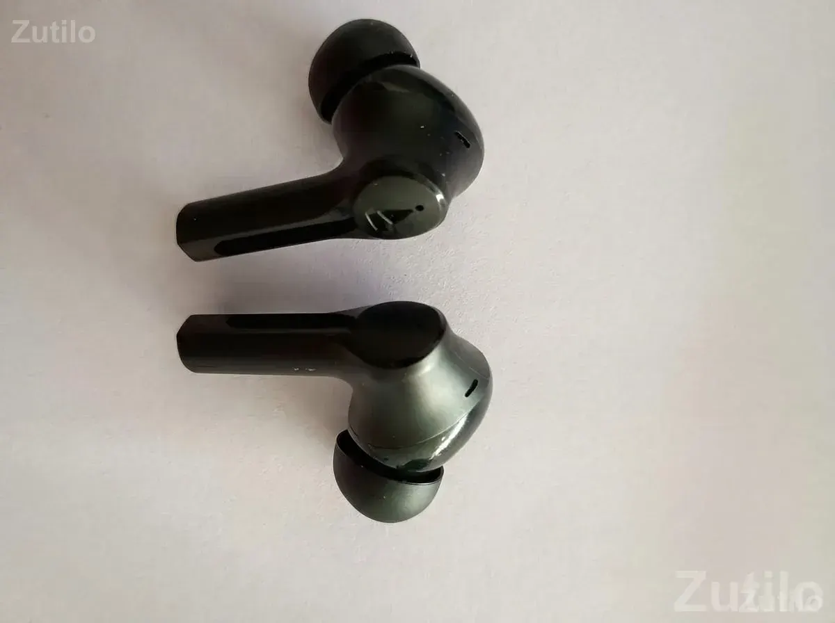 boAt Black Wireless Earbuds with Case - ઇલેક્ટ્રોનિક ઍક્સેસરીઝ - આણંદ - Image 3