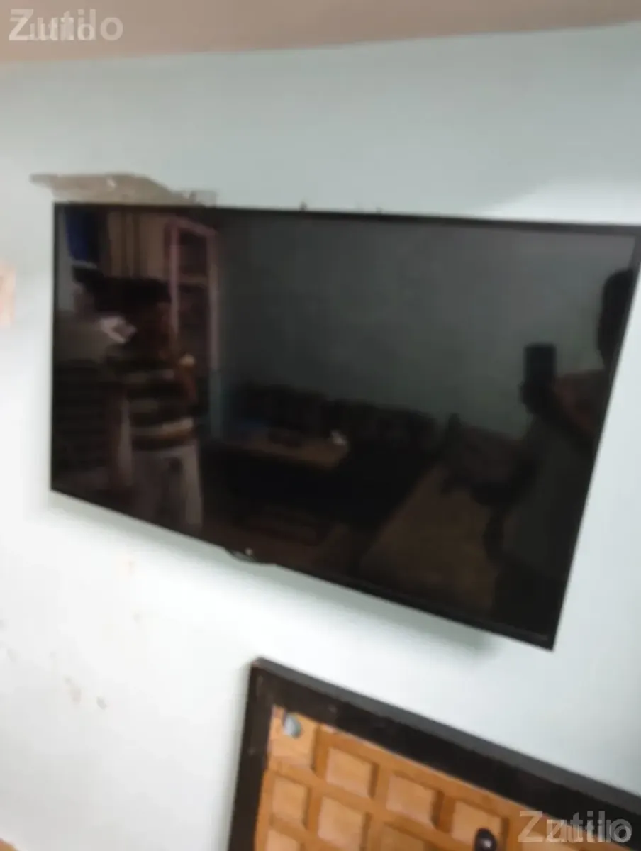 43 inchMI TV display panel damage - ટીવી - અમદાવાદ શહેર - Image 2