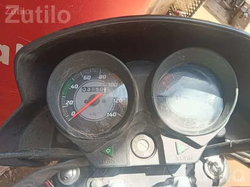 Hero HF Deluxe 2025 Bike 3050 km Run - બાઇક્સ - પાલનપુર - Image 5