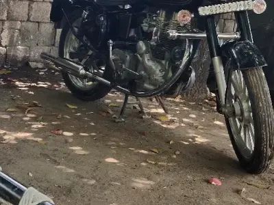 1982 Royal Enfield Bullet Petrol Bike 1982 Royal Enfield Bullet Petrol Bike