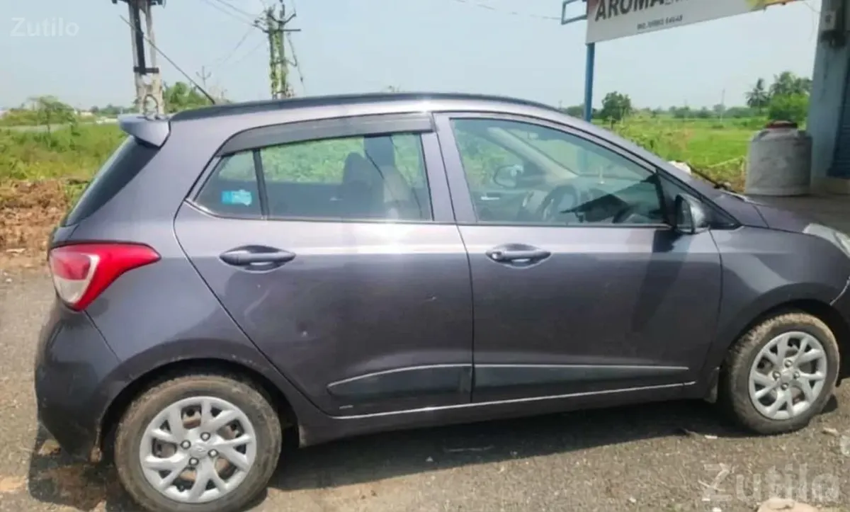 Hyundai i10 Sportz 1.2 Grey Hatchback - Cars - Keshod - Image 2