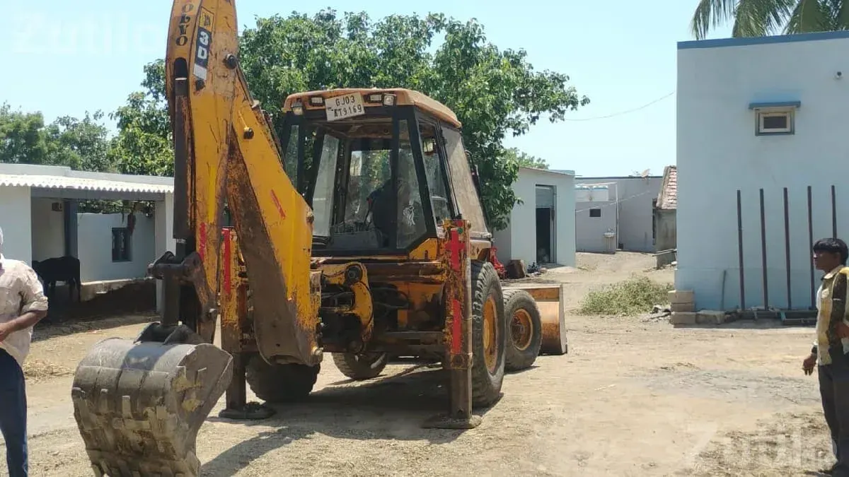 2005 JCB Backhoe Loader - બાંધકામના વાહનો - ખંભાળિયા - Image 3