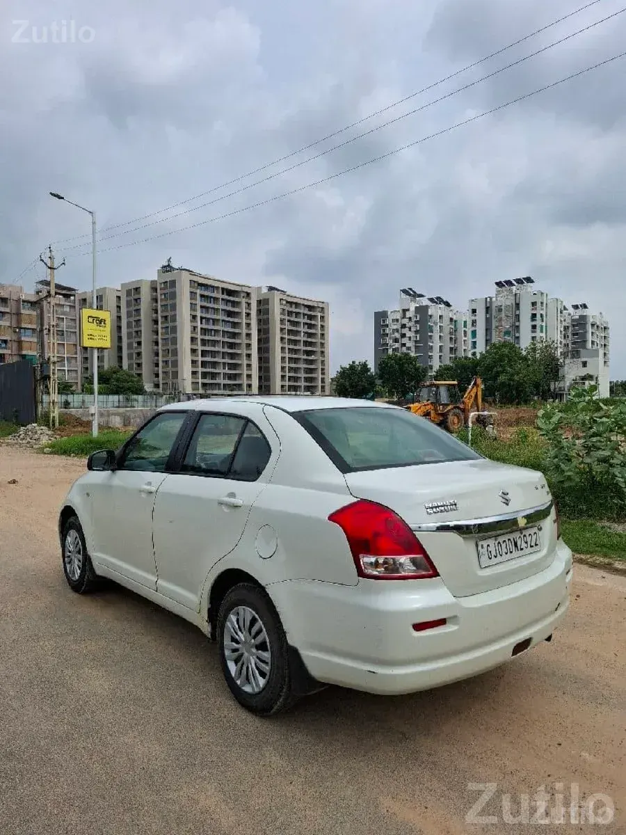 Maruti Suzuki Swift Dzire 2011 - કાર - છાયા - Image 2