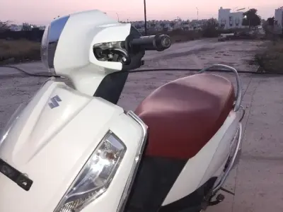 Suzuki Access 125 White 2022 Scooter Suzuki Access 125 White 2022 Scooter