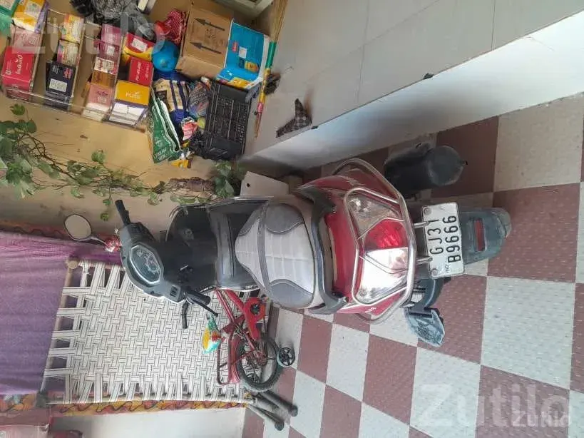 Hero Pleasure 2016 Scooter Second Owner - Bikes - Surendranagar City - Image 5