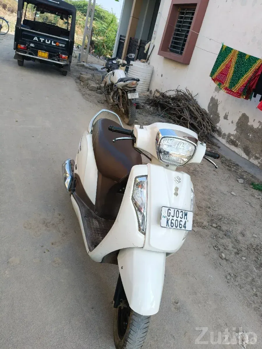 Suzuki Access 125 Scooter for Sale - Bikes - Bhanvad - Image 2