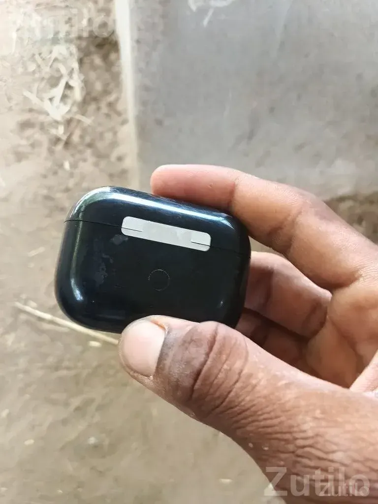 Bluetooth Earbuds with Charging Case - ઇલેક્ટ્રોનિક ઍક્સેસરીઝ - કાંકરેજ - Image 3