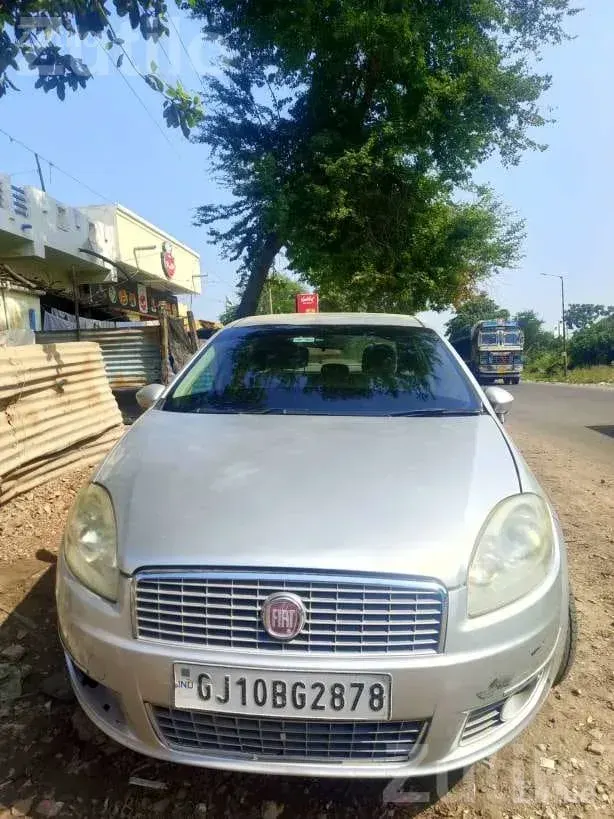 2009 Fiat Linea Silver Sedan - Cars - Jamjodhpur - Image 5