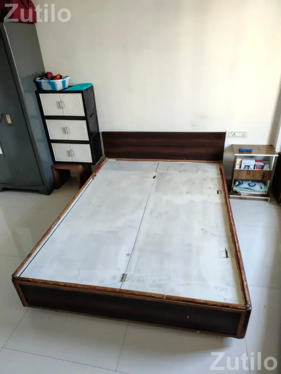 Wooden bed 5x7 - Beds & Mattresses - Ahmedabad City - Image 3