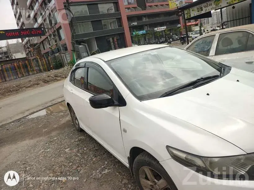 Honda City 2011 Petrol CNG White Sedan - Cars - Surat City - Image 3