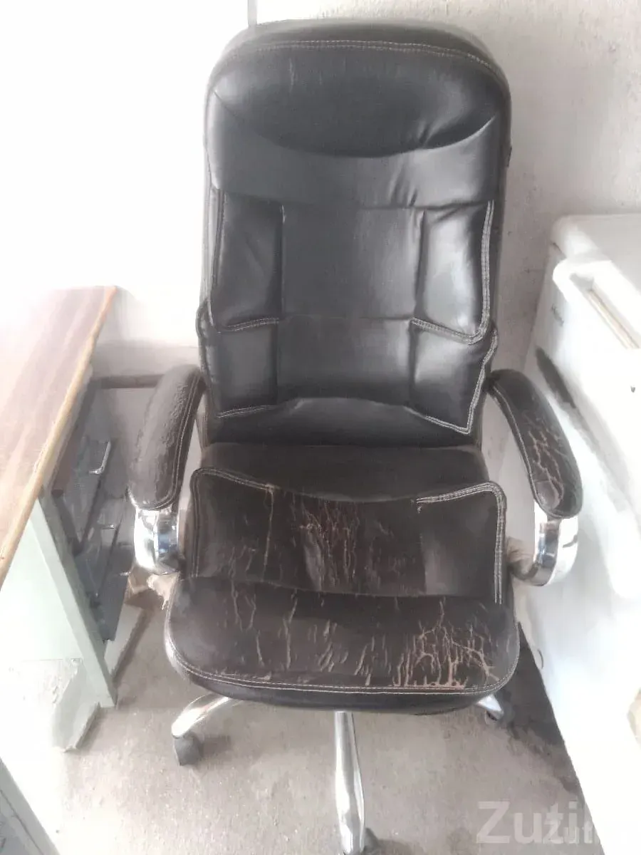 Office Table and Rajwadi Chair for Sale - ઓફિસ ફર્નિચર - ઉપલેટા - Image 2
