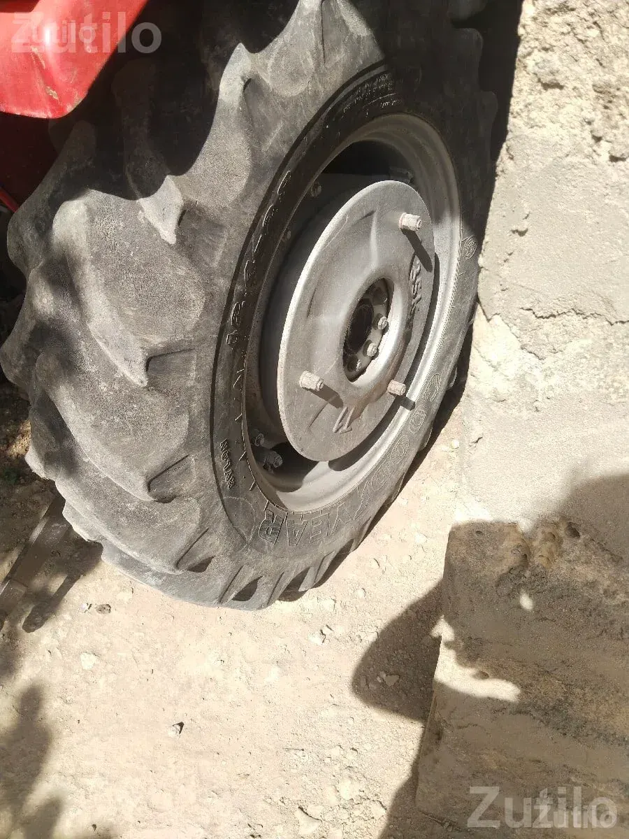 Used Tractor Tyre 12.4x28 Company Tyre - ઓટો પાર્ટ્સ - રણાવાવ - Image 3
