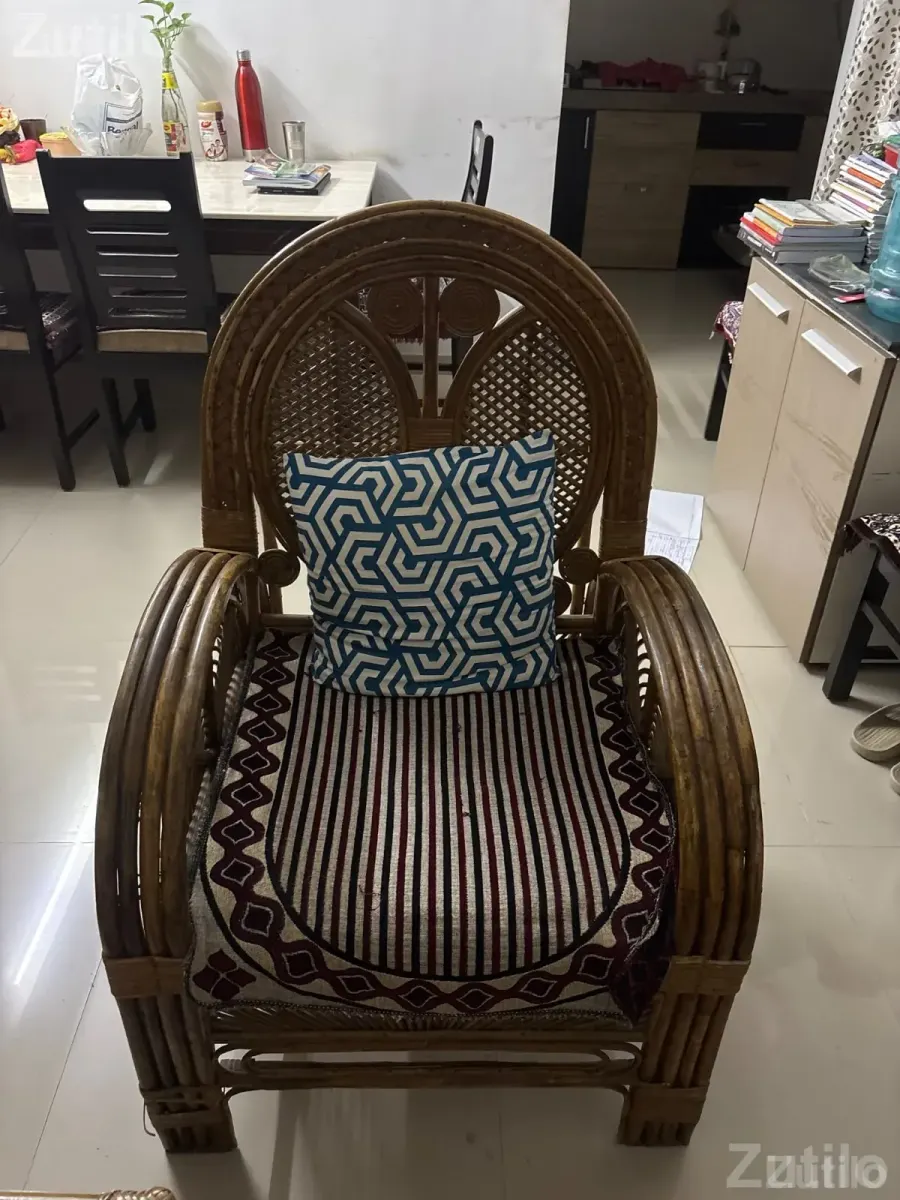 Sofa set along with centre table made of cane - સોફા સેટ અને કાઉચ - દસ્ક્રોઇ - Image 3